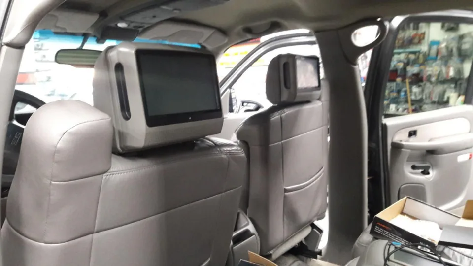 Aftermarket screen integrated into a vehicle dashboard by Conexion